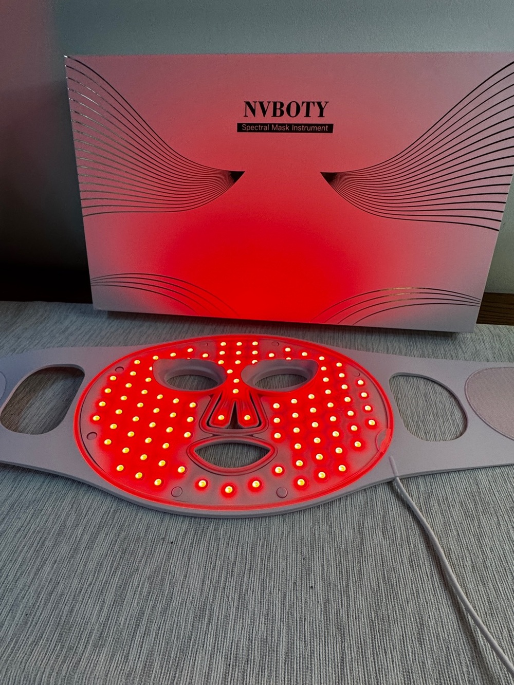 Red LED Facial Mask – Hands-Free Spectral Therapy